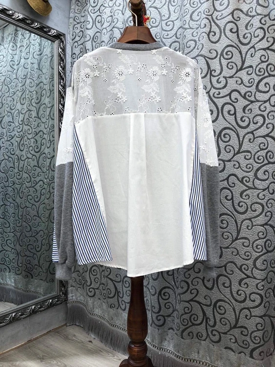 

2020 autumn and winter new women's V-neck symmetrical pockets on chest color matching stitching loose knit sweater 1201