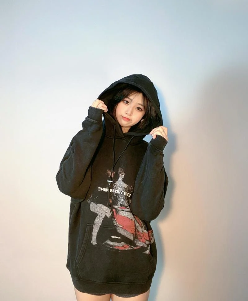 

22SS Портрет женщины мытый 100% хлопок ЕС Размер reпредставляет Толстовки Мужчины Женщины уличная одежда осень зима Мон компте викингов