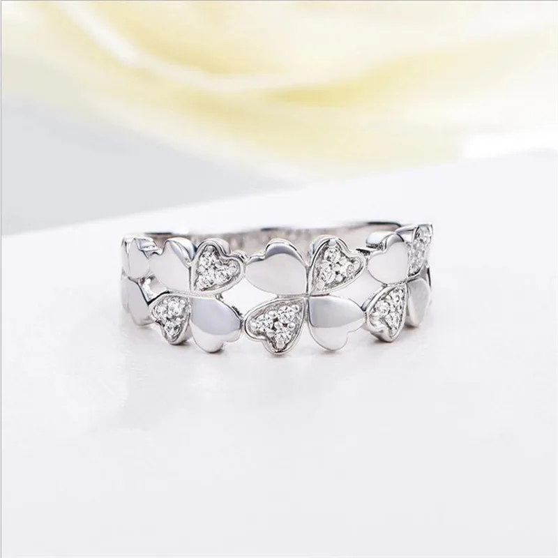 Кольцо женское из серебра 925 пробы с цирконом в виде клевера | Украшения и