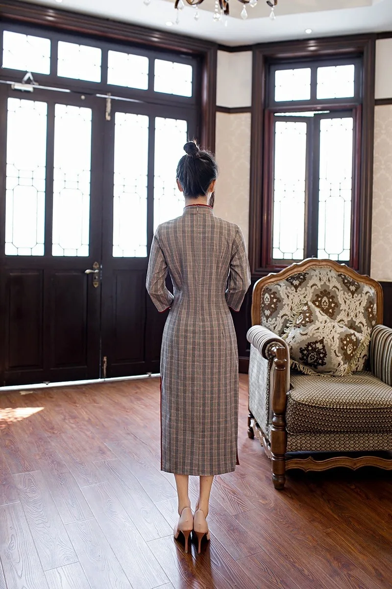 

autumn new style cotton and linen national style literary improved plaid mid-length long-sleeved cheongsam traditional cheongsam