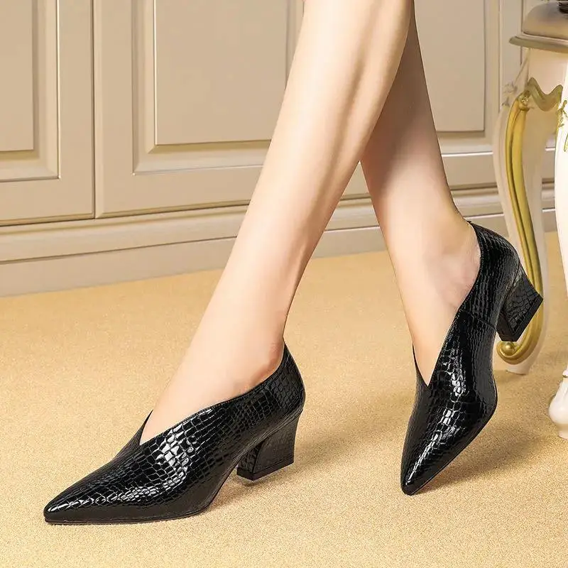 

Women Fashion Wine Red Light Weight Pu Leather Square Heel Pumps Lady Casual Black European Sexy Heel Shoes Zapatos Dama F9165