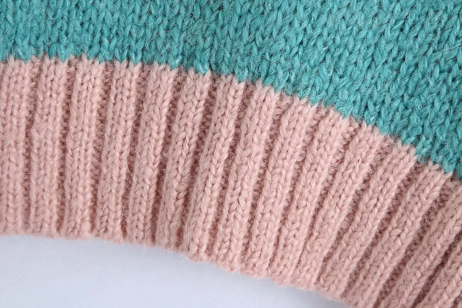 

Spring Autumn Rainbow Stripe Knitted Vest Women England Style Sweet V-neck Sleeveless Sweater Women
