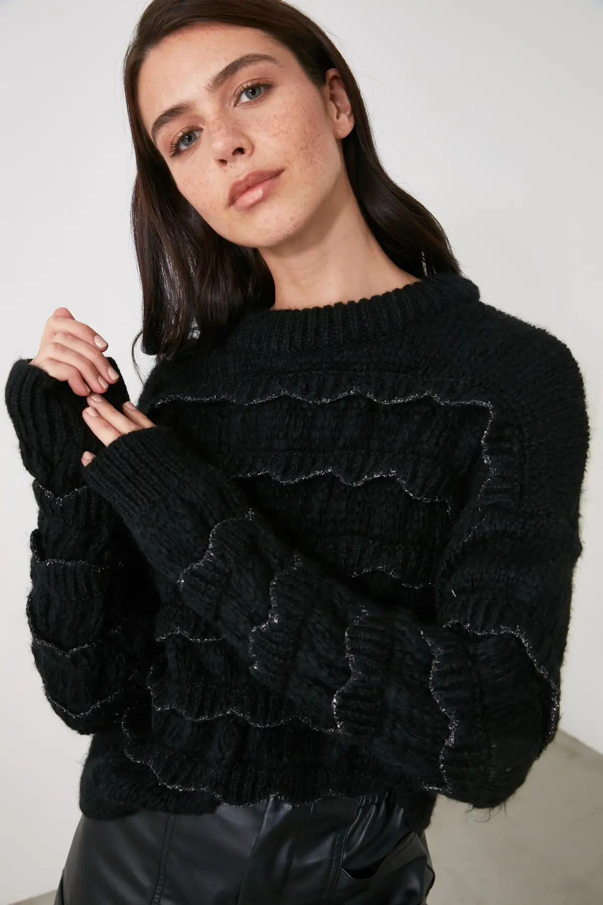 

Trendyol Ruffle Detail Knitwear Sweater TWOAW21KZ2968