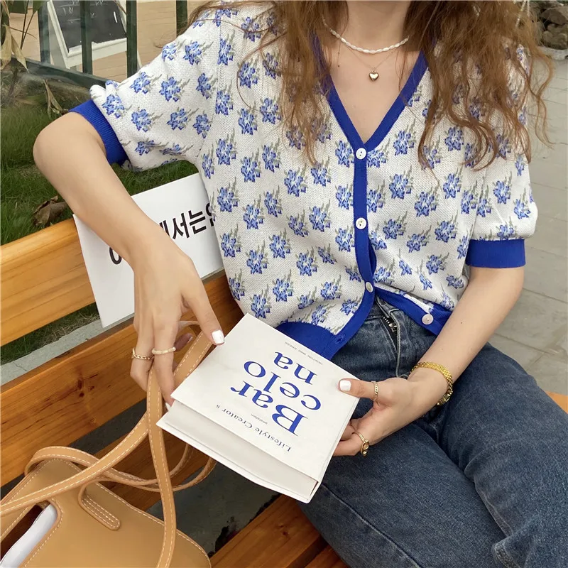 

Casual simple thin short sleeve vintage flower pattern v-neck fashion summer spring 2021 new women knitted tops
