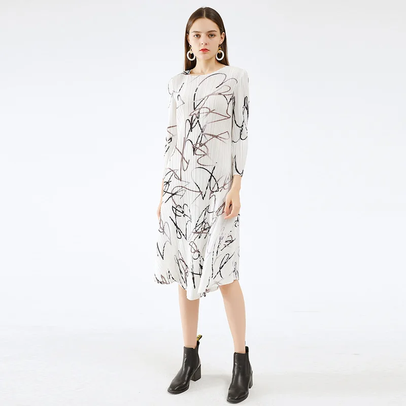 

Women Pleated white sketch Floral Dresses Luxury Office Lady Casual Plus Size Elastic Bohemian Elegant Robe Sexy Bodycon Cloth