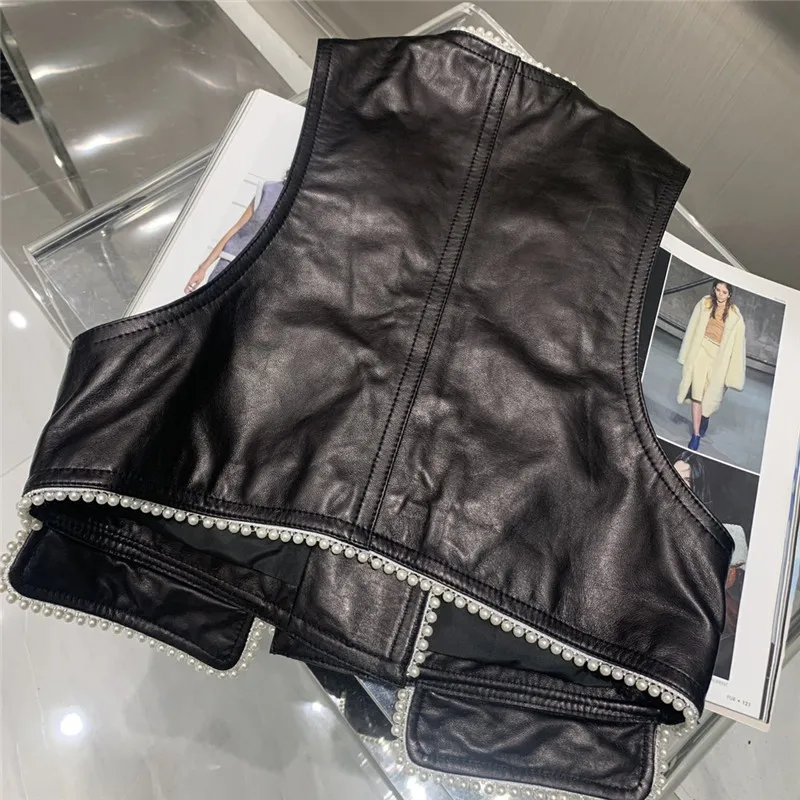 Sheepskin leather vest women's V-neck sleeveless leather jacket 2022 short paragraph Small fragrance vest pearl waistcoat