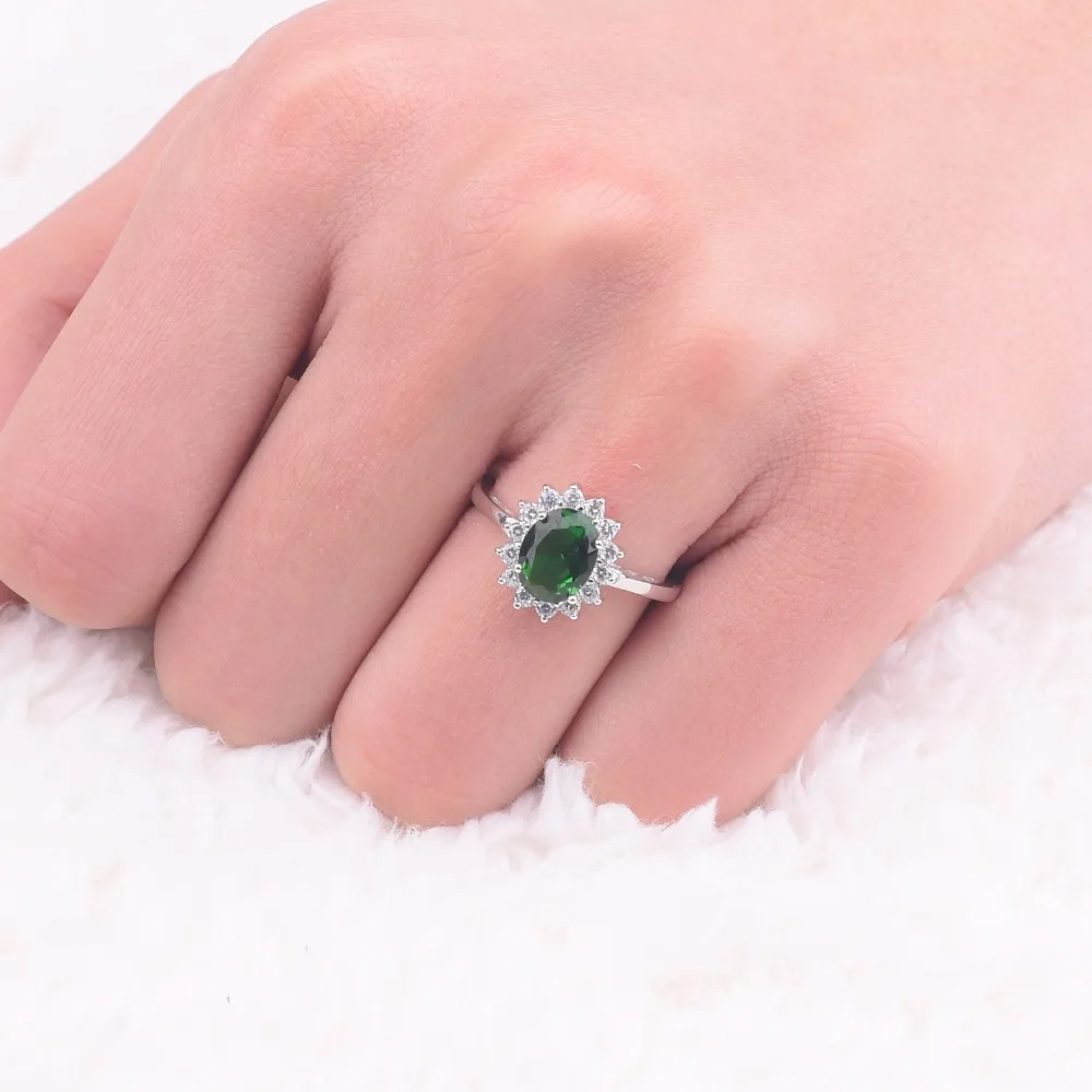 Женское кольцо из серебра 925 пробы обручальное с зеленым драгоценным камнем 3