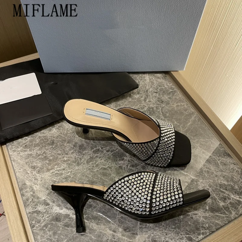 

2021 Women Brand Design High Heel Slippers Summer Roes Flower Decoration Outdoor Slippers Ladies Rhinestone Leather Party Shoes
