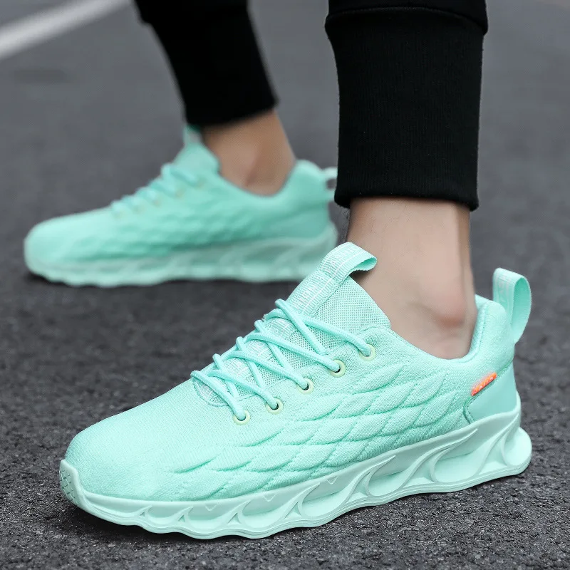 

Кроссовки сетчатые для мужчин и женщин, дышащие сникерсы на платформе, Повседневная легкая мягкая модная обувь для пар, большие размеры, лет...