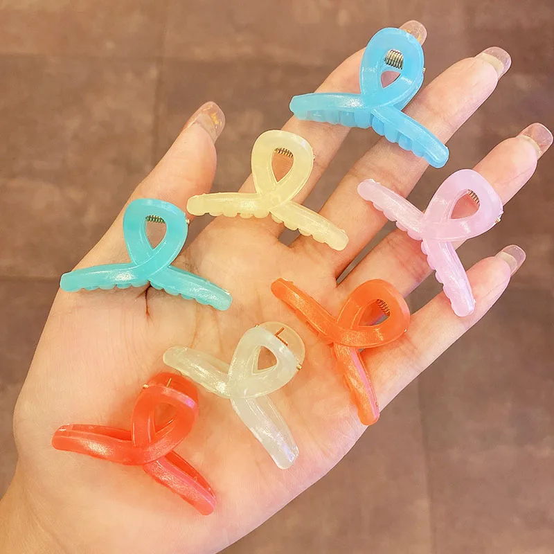 Милые красочные маленькие пластиковые заколки для волос с крестом девочек милые