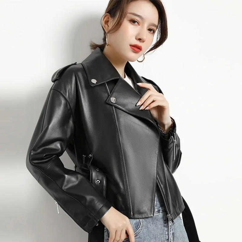 

Autumn short locomotive leather coat commuter Korean black long sleeve Lapel zipper leather coat new leather woman