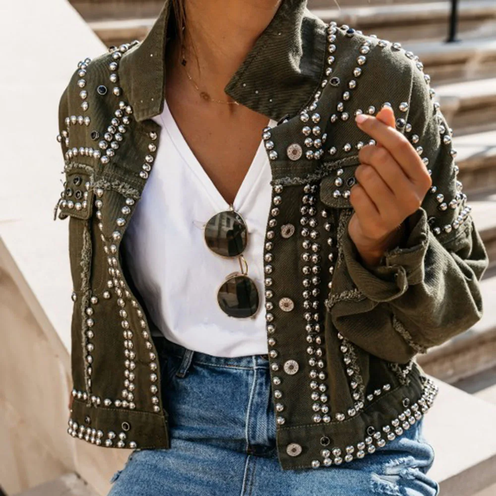 Женская куртка с заклепками в стиле Харадзюку короткая черная отворотом базовое