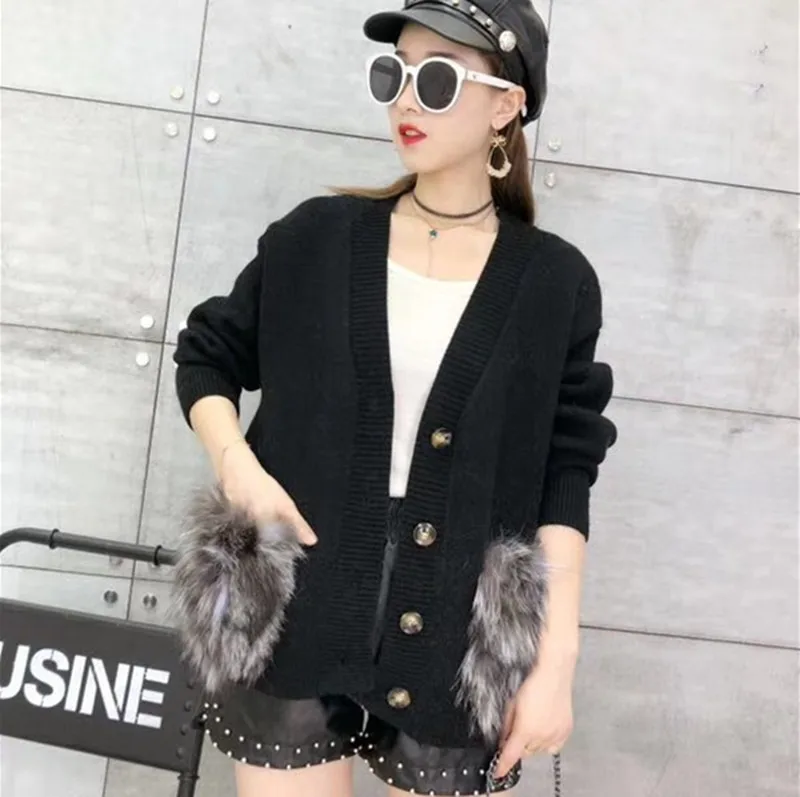 and American Major Brand Fan Short Style Temperament Winter New Female Fur Decoration Dutch V-neck Knitted Sweater Card |