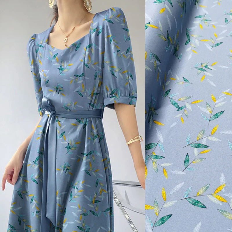 

Стрейчевая шелковая атласная ткань с принтом в виде горных листьев шириной 120 см и шириной 19 мм для серого синего платья-Блузки Чонсам D1151