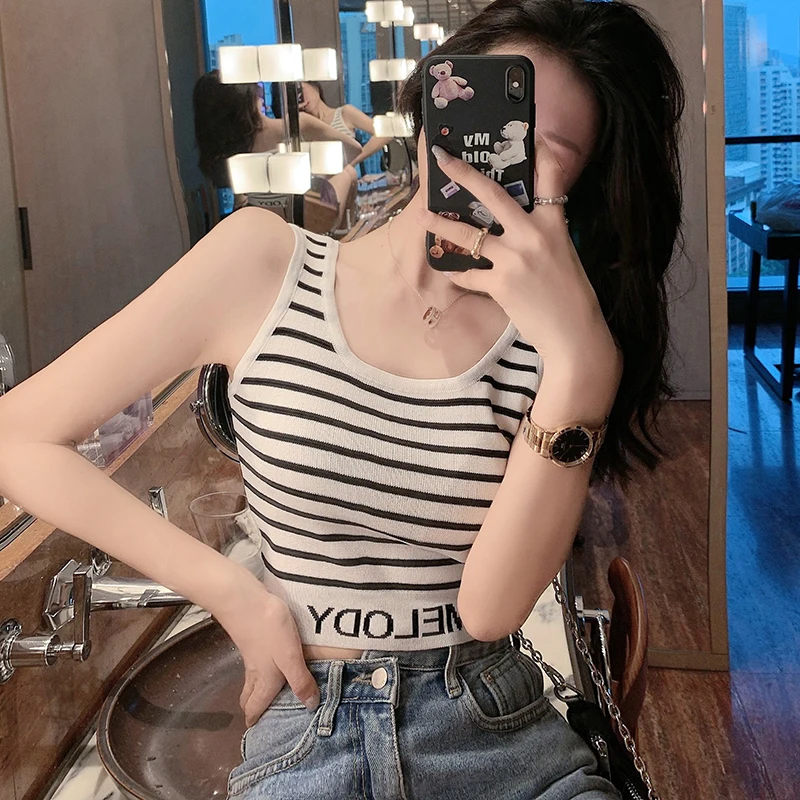 

French Sexy Small Sling Vest Women's Design Sense Niche Outdoor Wear 2021 Summer New Sleeveless Short Top Fashion
