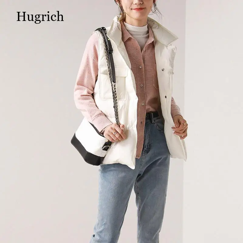 Женский пуховой жилет куртка без рукавов теплая на белом утином пуху модная