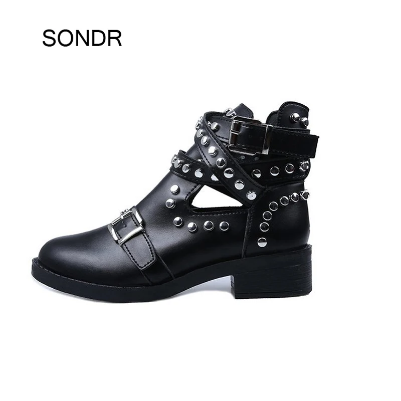 Новинка Весна 2020 женские ботинки мартинсы с заклепками модная брендовая женская