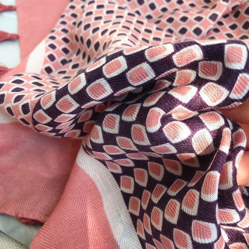 

2020 Korean version of geometric color matching hanging neck silk scarf women super dual-purpose shawl scarf summer beach towel