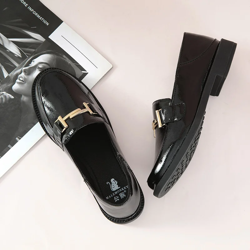 

Brand Fashion Women Loafers Flats 2021 Metal Decoration Slip-on Lightweight Shoes Female Comfortable Soft Black