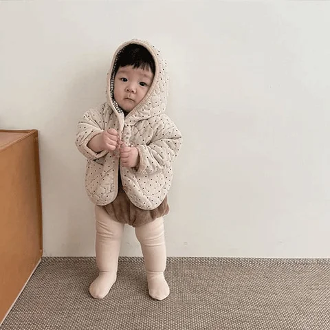 Зимняя одежда в Корейском стиле для новорожденных, Модное теплое пальто с капюшоном для младенцев, куртка в горошек для мальчиков и девочек, плотная верхняя одежда