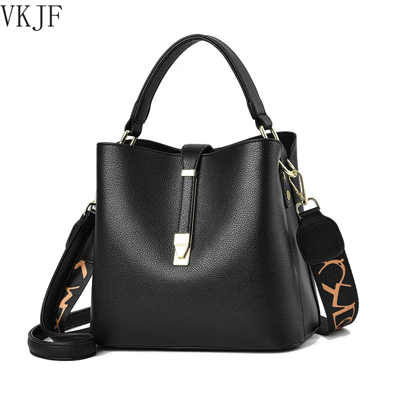 

Trendy Underarm Bag Women 2021 New Fashion Stone Pattern Bucket Bag Casual All-match Braided Shoulder Messenger Bag