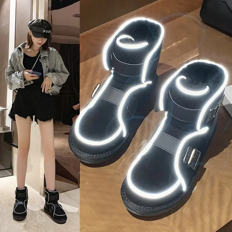 

Winter Fleece Lined Thermal Snow Boots Reflectve Shoes for Women Light Weight Waterproof Fashion Line Design