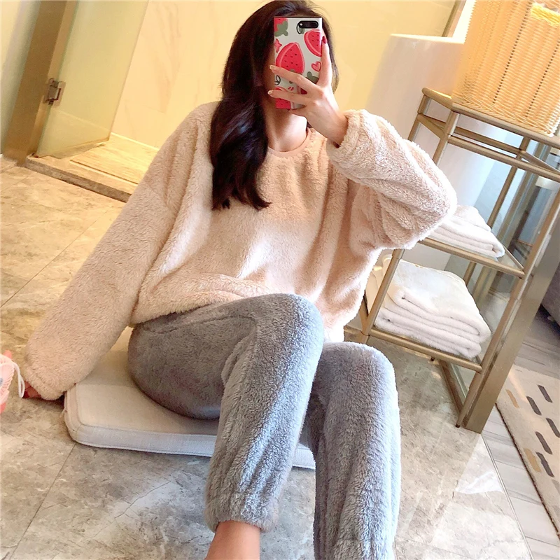 Осенне зимние женские милые фланелевые пижамные комплекты. Яркие цвета Женский