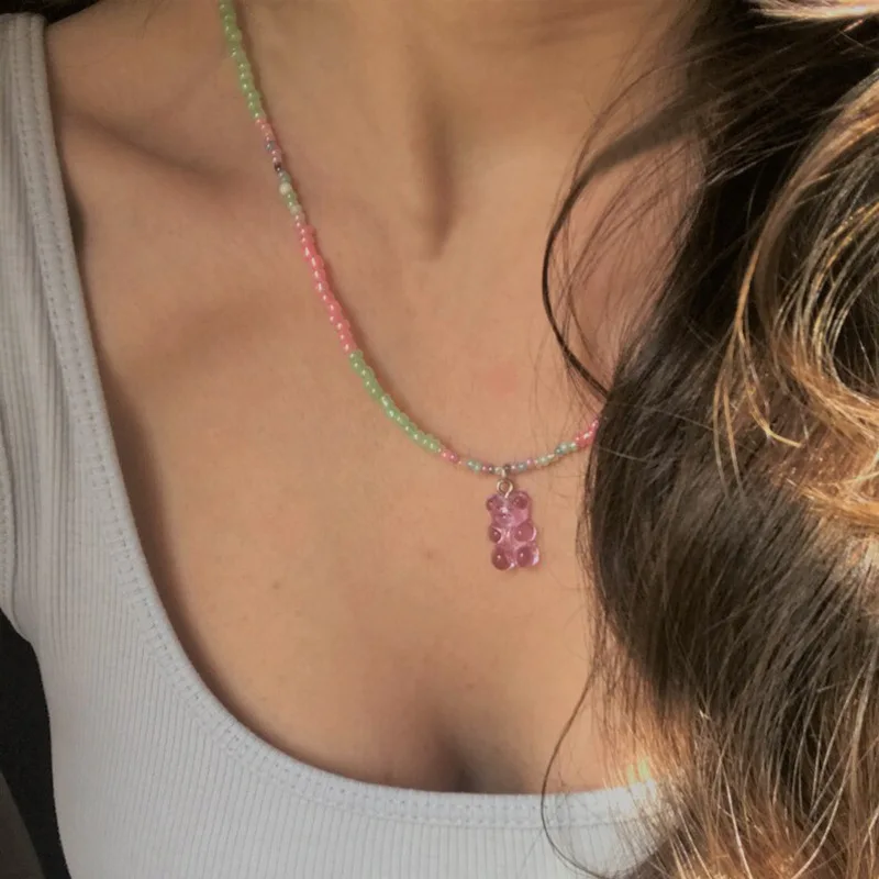 

Ожерелье женское акриловое с подвеской-медведем разных цветов