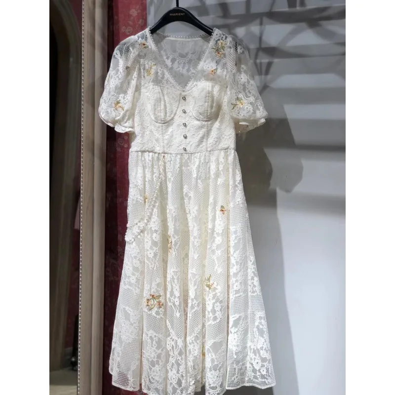 

New French pearl chain heavy industry embroidered lace dress in spring and summer of 2021