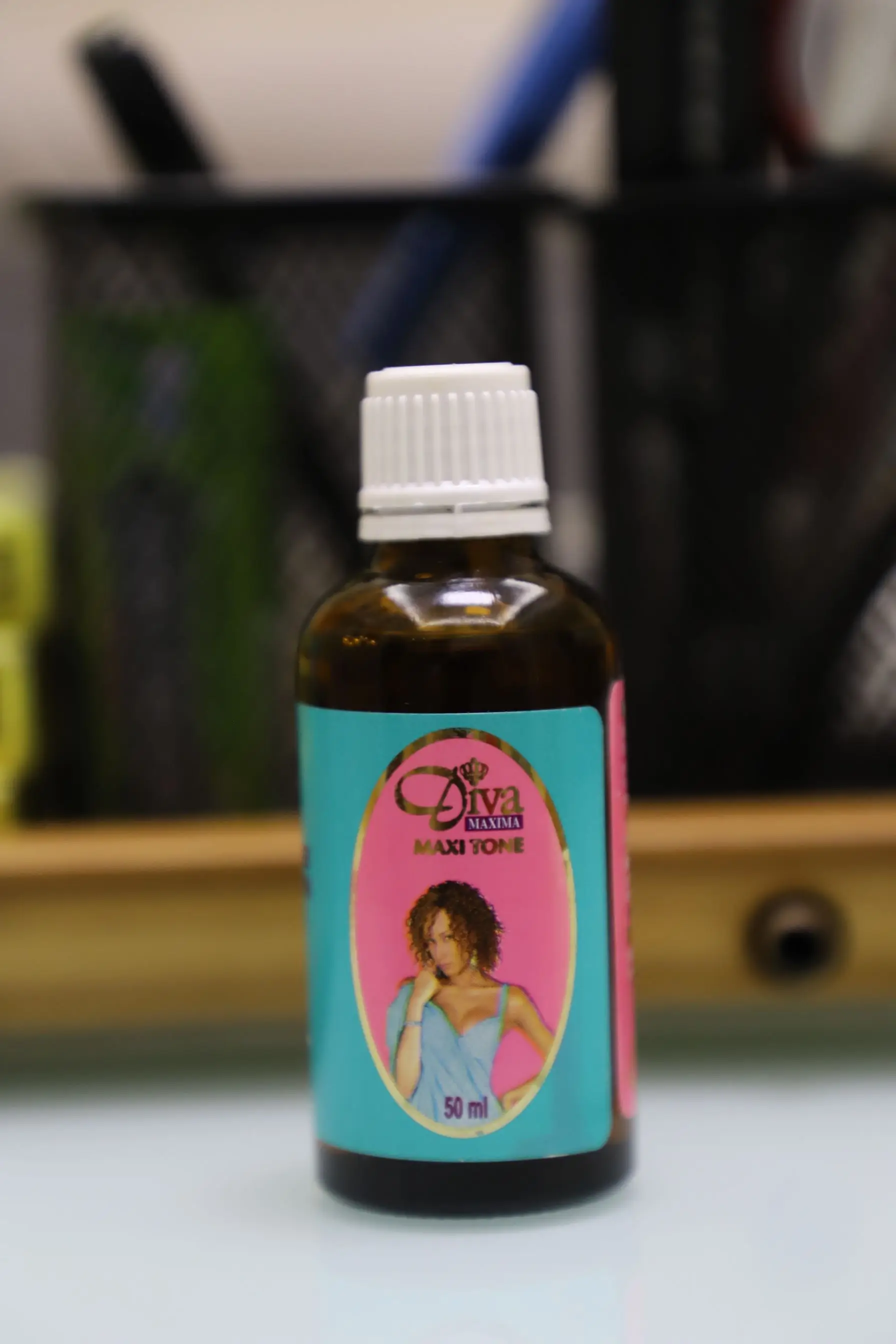 Бесплатная доставка Diva Maxima | Maxitone Выцветающая сыворотка Гидрохинон бесплатно 50