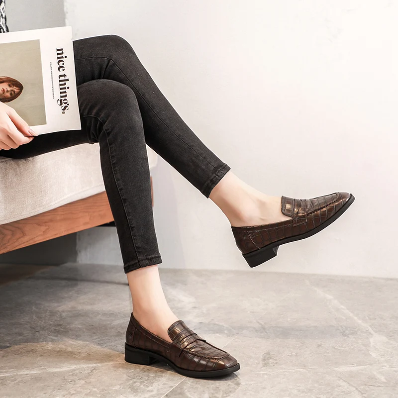 Туфли женские из искусственной кожи на плоской подошве квадратный носок без