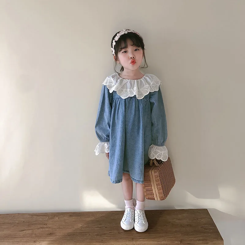 Детское джинсовое платье с длинными рукавами и цветочным кружевом | Детская