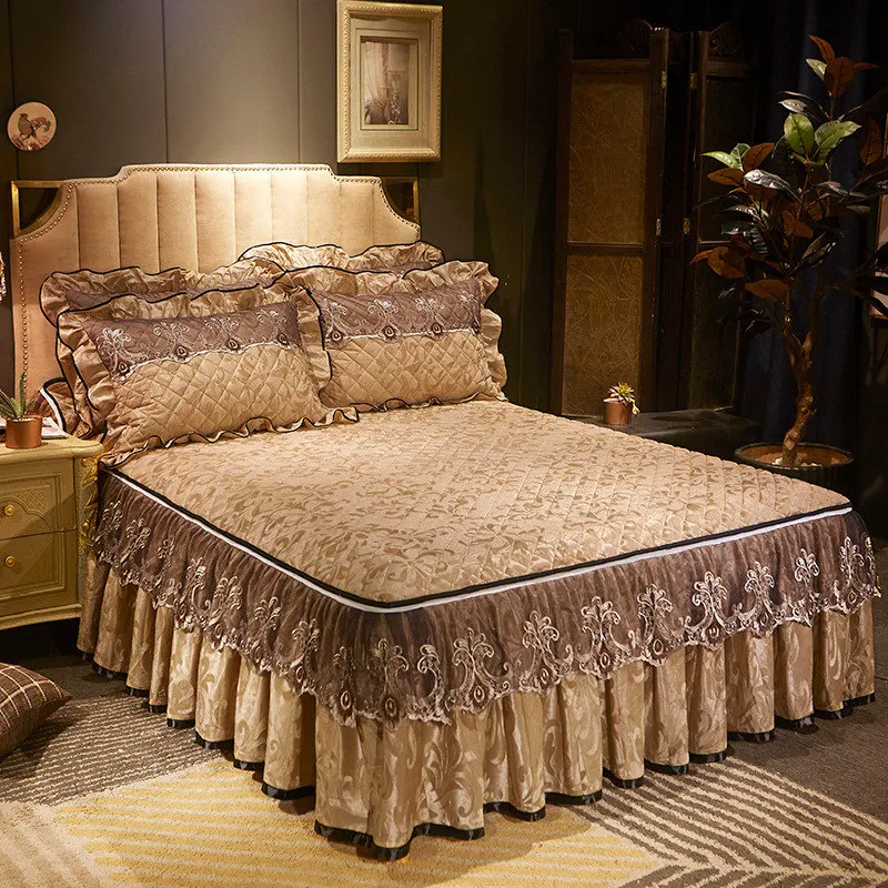 

European Velvet Quilted Bed Skirt Lace Ruffle Double Queen Bedspread Set King Zippered Bed Cover With Pillow Shams 3-Piece