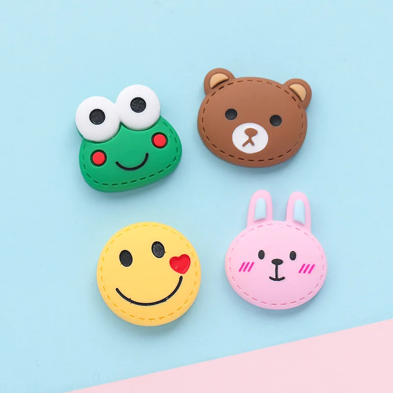 

Игрушки для творчества 50 шт./лот, кофейный медведь, голова лягушки, смайлик, кролик, кукла, Маленькая подвеска, рюкзак, чашка для воды, аксессу...