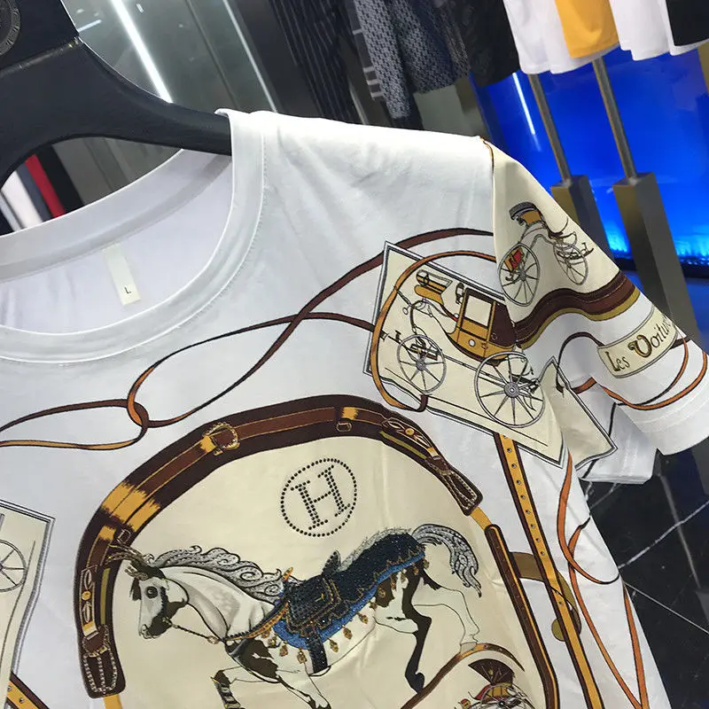 

Men's Suit Fashion Korean Horse Pattern Hot Diamond Short-sleeved Short-sleeved T-shirt Shorts Two-piece Men's Jogging Suit