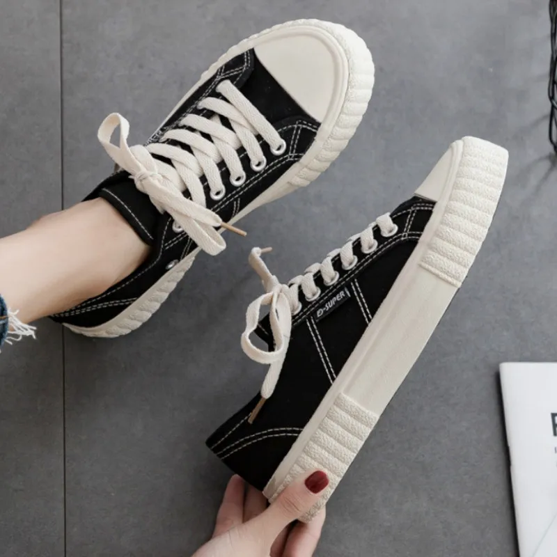 Новинка дизайнерская Белая обувь на танкетке женская спортивная платформе