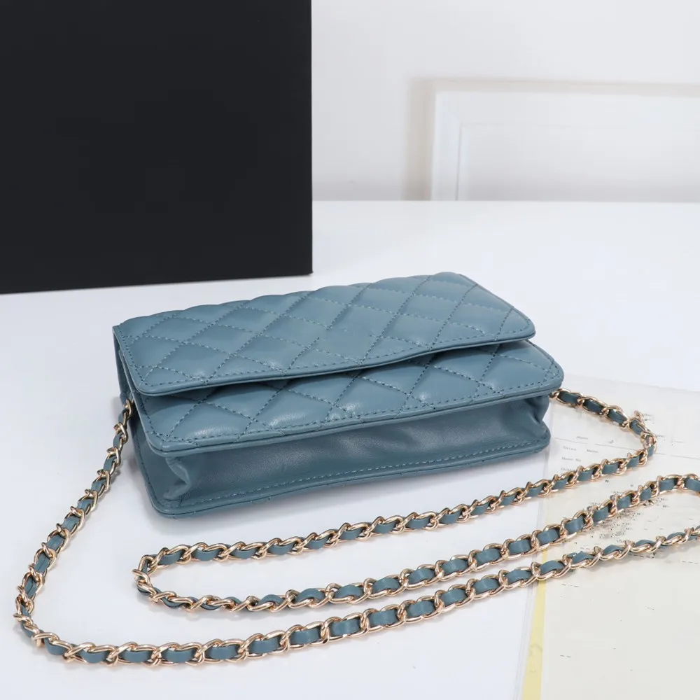 

Fashionable lady luxury brand small square bag metal lock retro cross-body bag high quality elegant single back