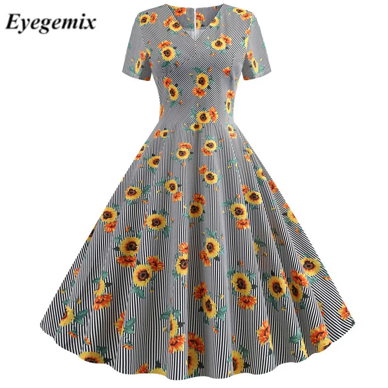 Желтая клетчатая футболка с короткими рукавами и принтом в винтажном стиле