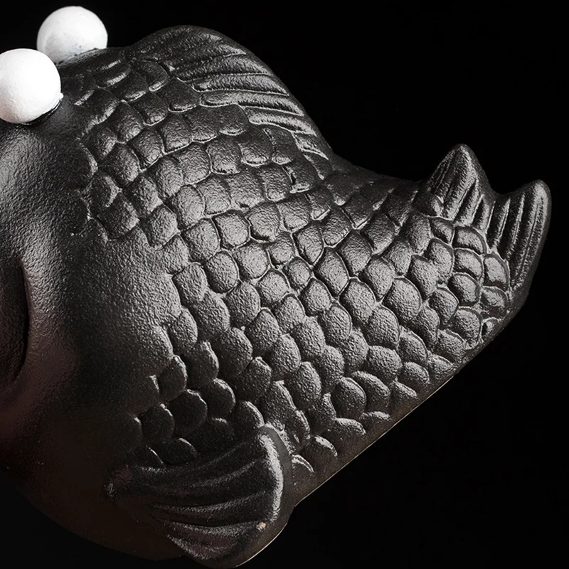 

Creative Animal Ceramic Ashtray Piranha Desktop Office Decoration Household Windproof and Fly Ash Car Small Ashtray