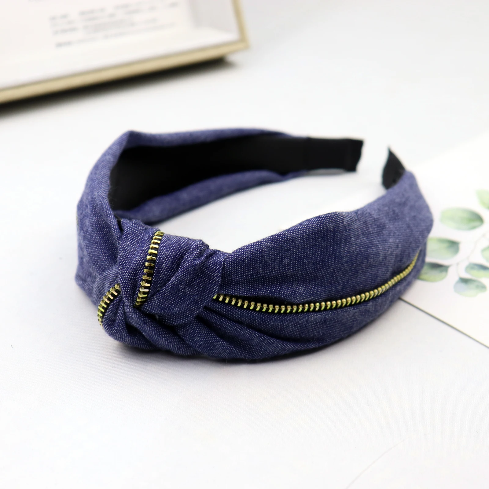 Повязка на голову женская синяя Джинсовая с металлической молнией |
