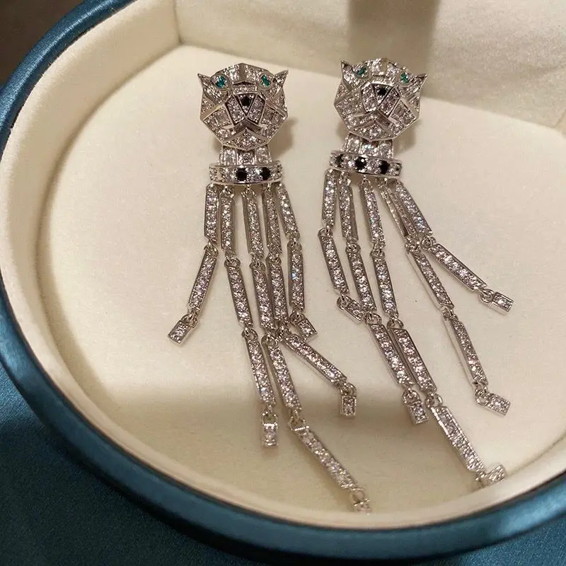 

Машина леопардового цвета с кисточкой серьги черным пятнышком; Леопардовый инкрустированные циркон Полный Стразы Ретро ювелирные изделия ...