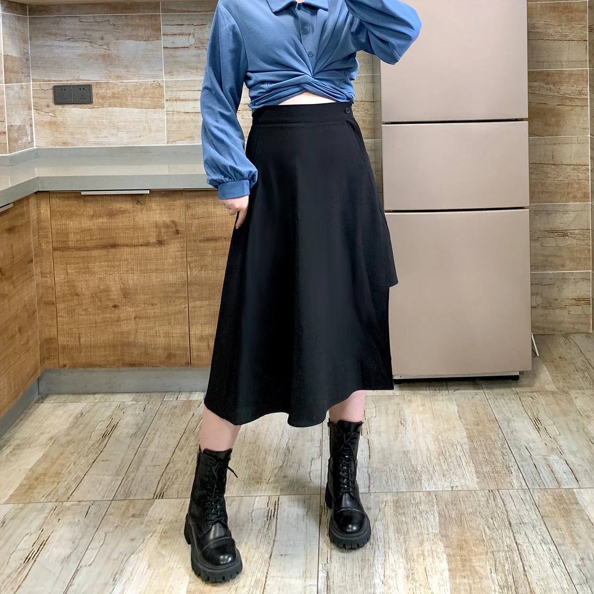 Женская Асимметричная юбка средней длины черная длинная трапециевидная с