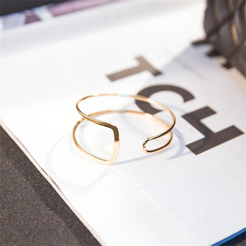 

Ladies girl fashion geometric gold cuffs hot sale bracelet ladies punk bohemian beach bracelet jewelry gifts