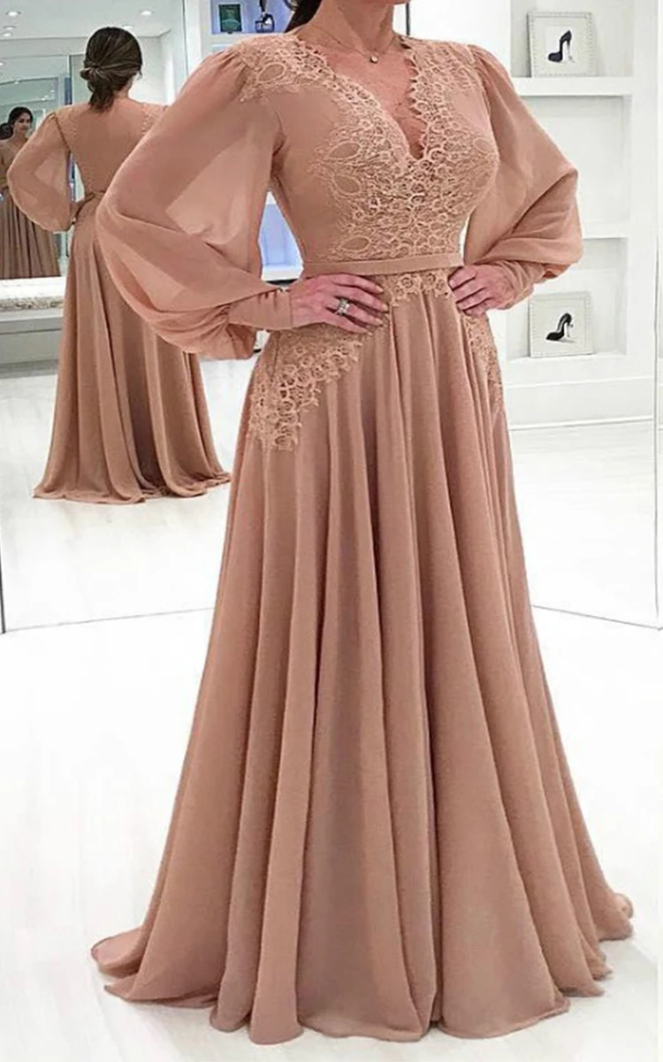 Шифоновое платье невесты цвета шампанского с длинными рукавами и глубоким