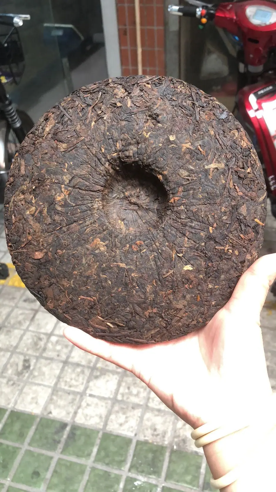 

2013 Yunnan Menghai GongTing Pu-erh tea 357g China Menghai Ripe Pu-erh Shu