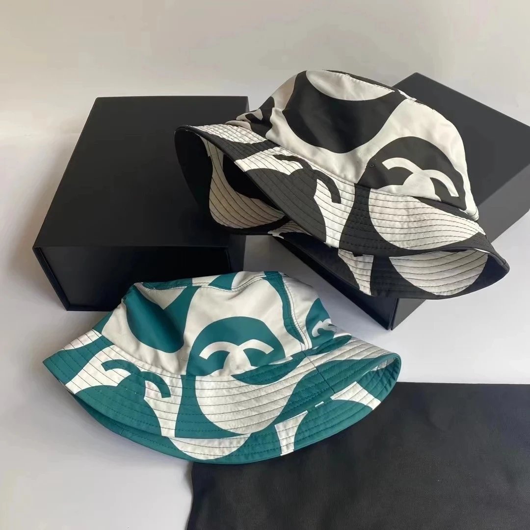 

2021 New Style Luxury Bucket Hats Chrome Women Fashion Brand Designer Basin Hat Sun Cap Black Hearts Outdoor Travel Hat Men 117