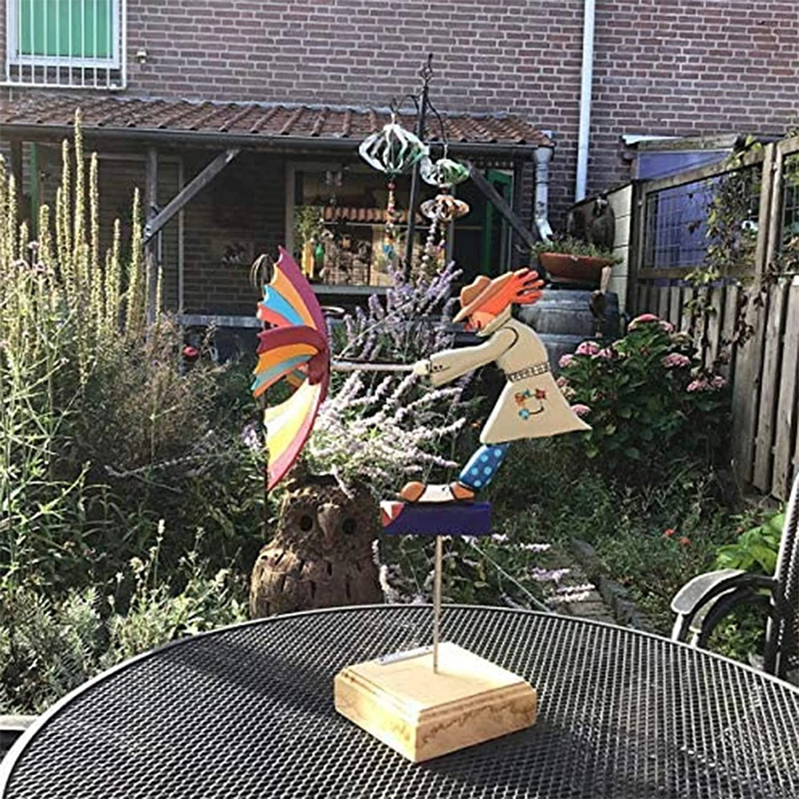 

Funny Outdoor Garden Statue Art Wooden Whirligig Clown Windmill Garden Crafts Ornament Bee Elf Shaped Wind Indicator Decor