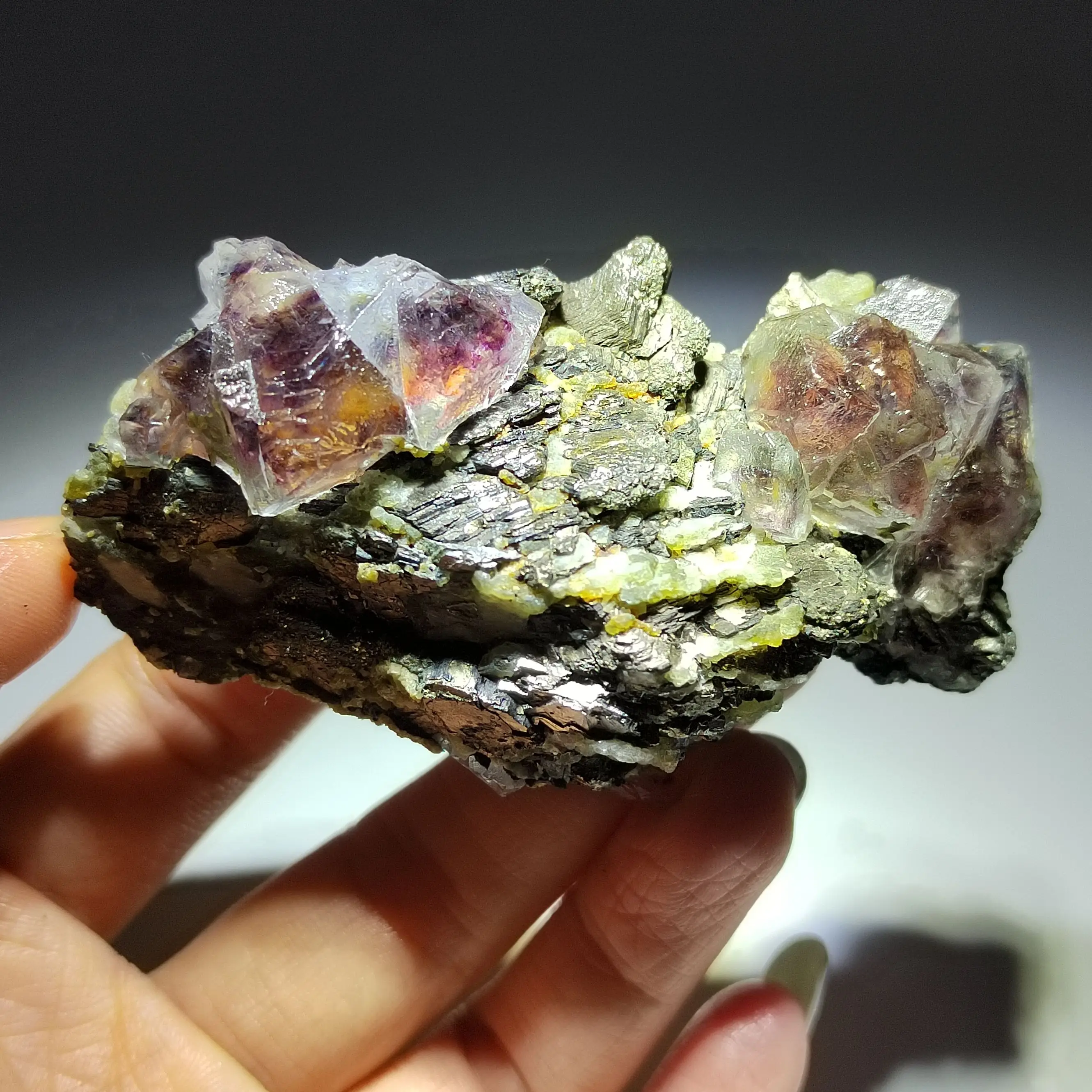 

1230,5 натуральный пурпурный флюорит, слюдяная кластерная руда, искусственный кристалл, драгоценный камень, украшение для дома