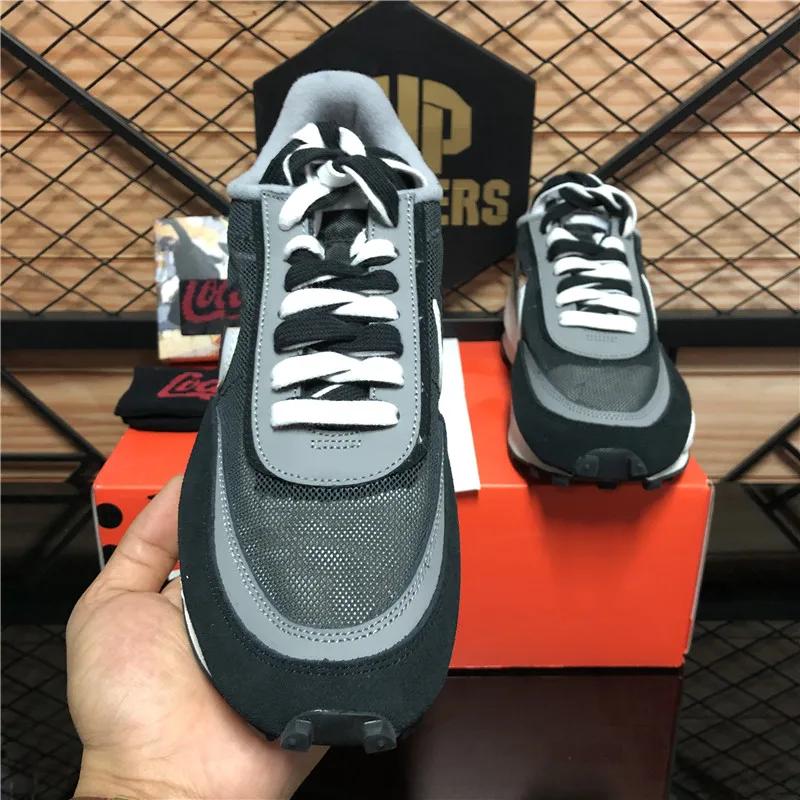 

Высококачественные вафельные кроссовки vaporax X LDV AB черные белые вафельные кроссовки Sacai королевская фуксия для мужчин и женщин Желтые спорти...