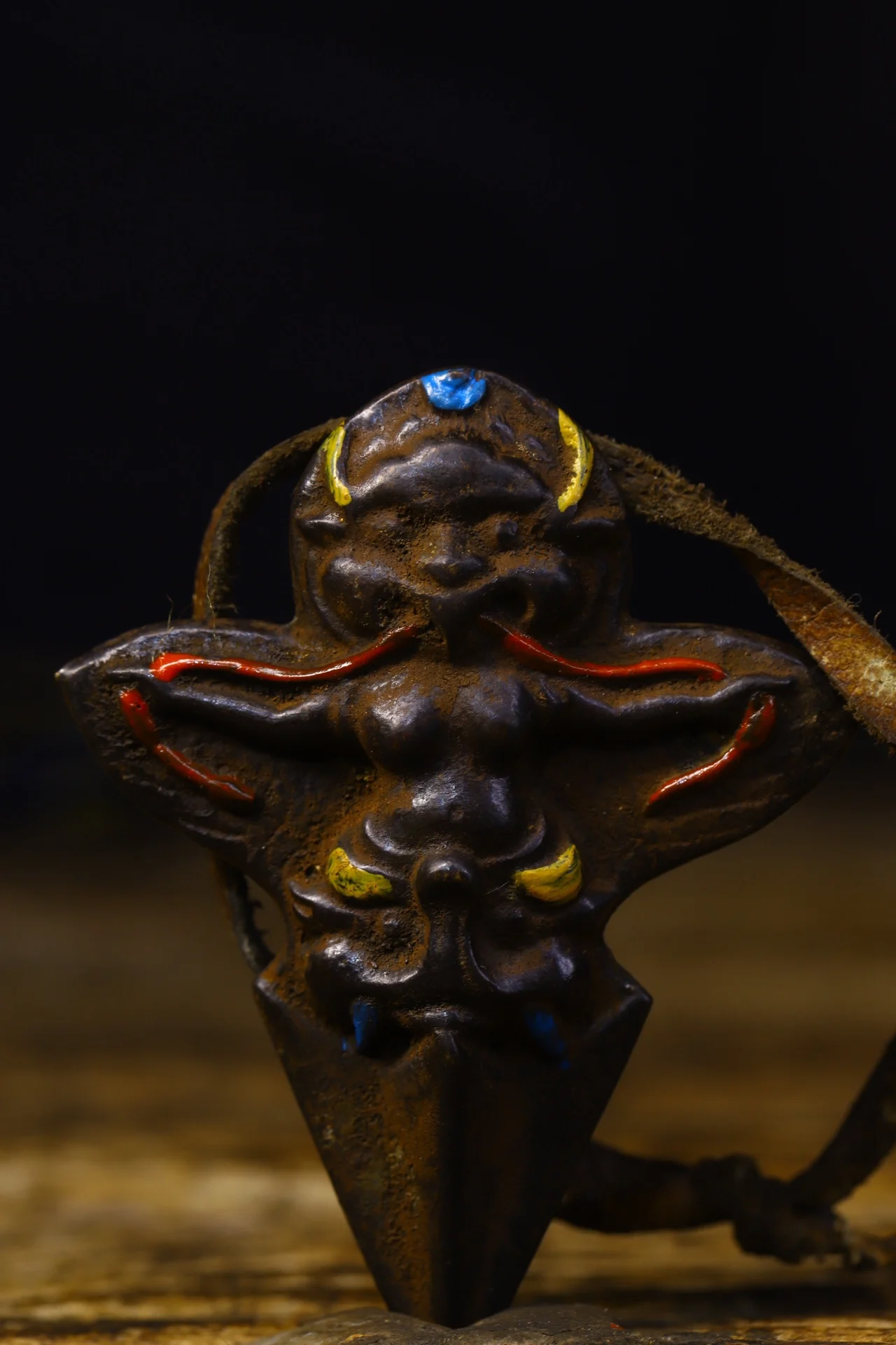 

Collection Tibetan Buddhism Old Bronze Painted Dapeng Golden Winged Bird Buddha Statue Amulet Pendant Christmas Halloween